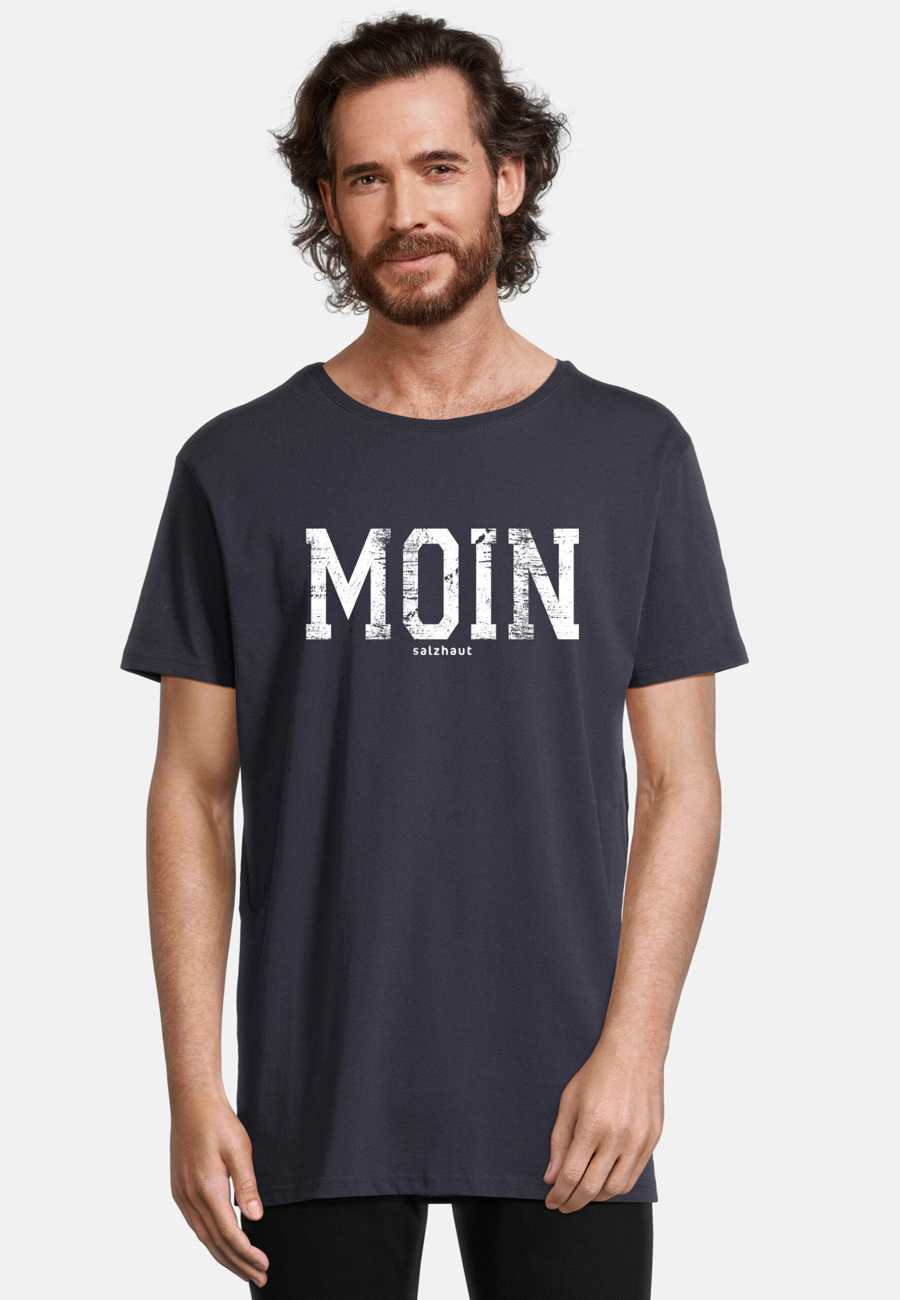 DIEK - MOIN Print Navy Frontalansicht mit Model