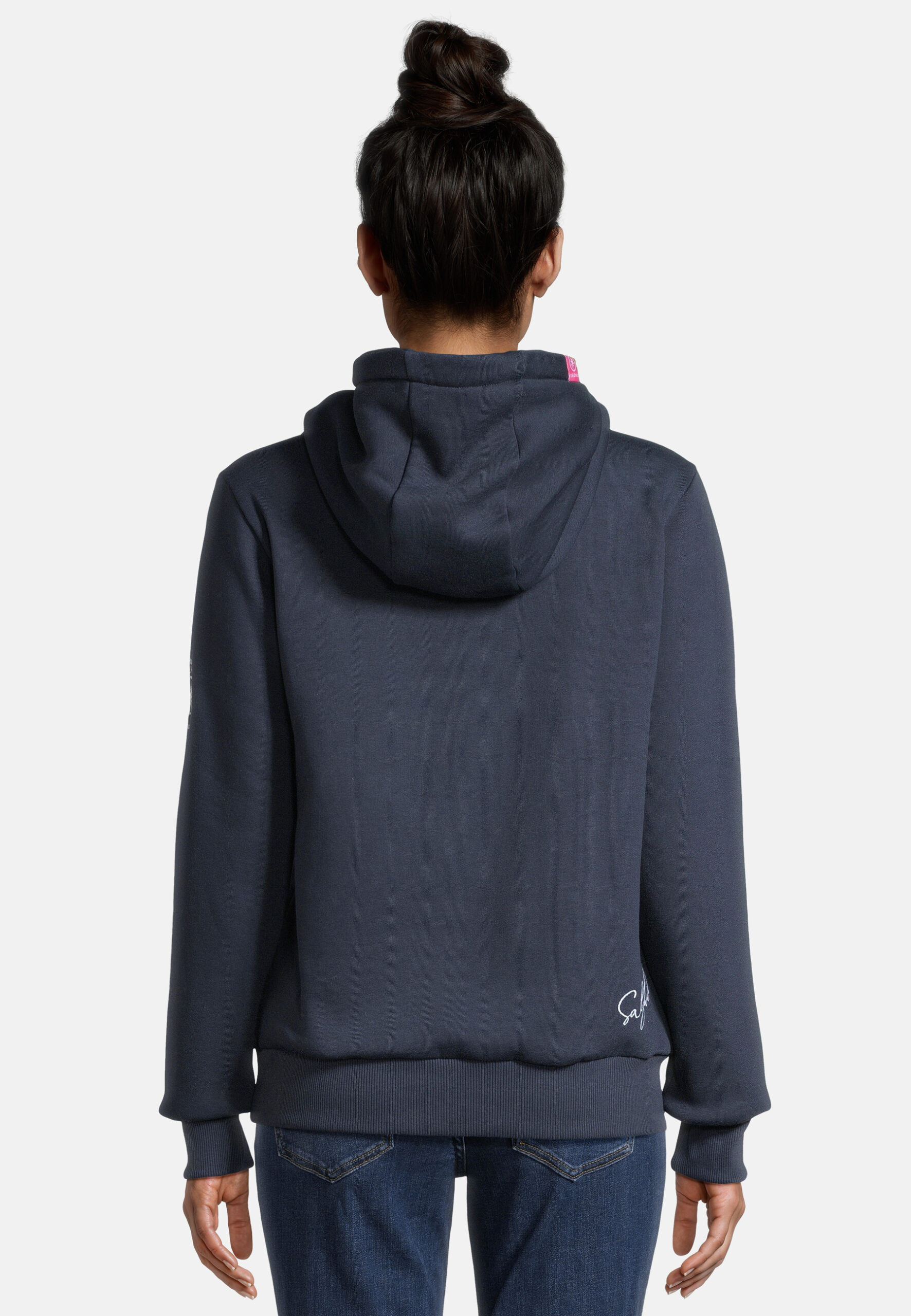 Sünn - Hoodie Navy Rückansicht mit Model